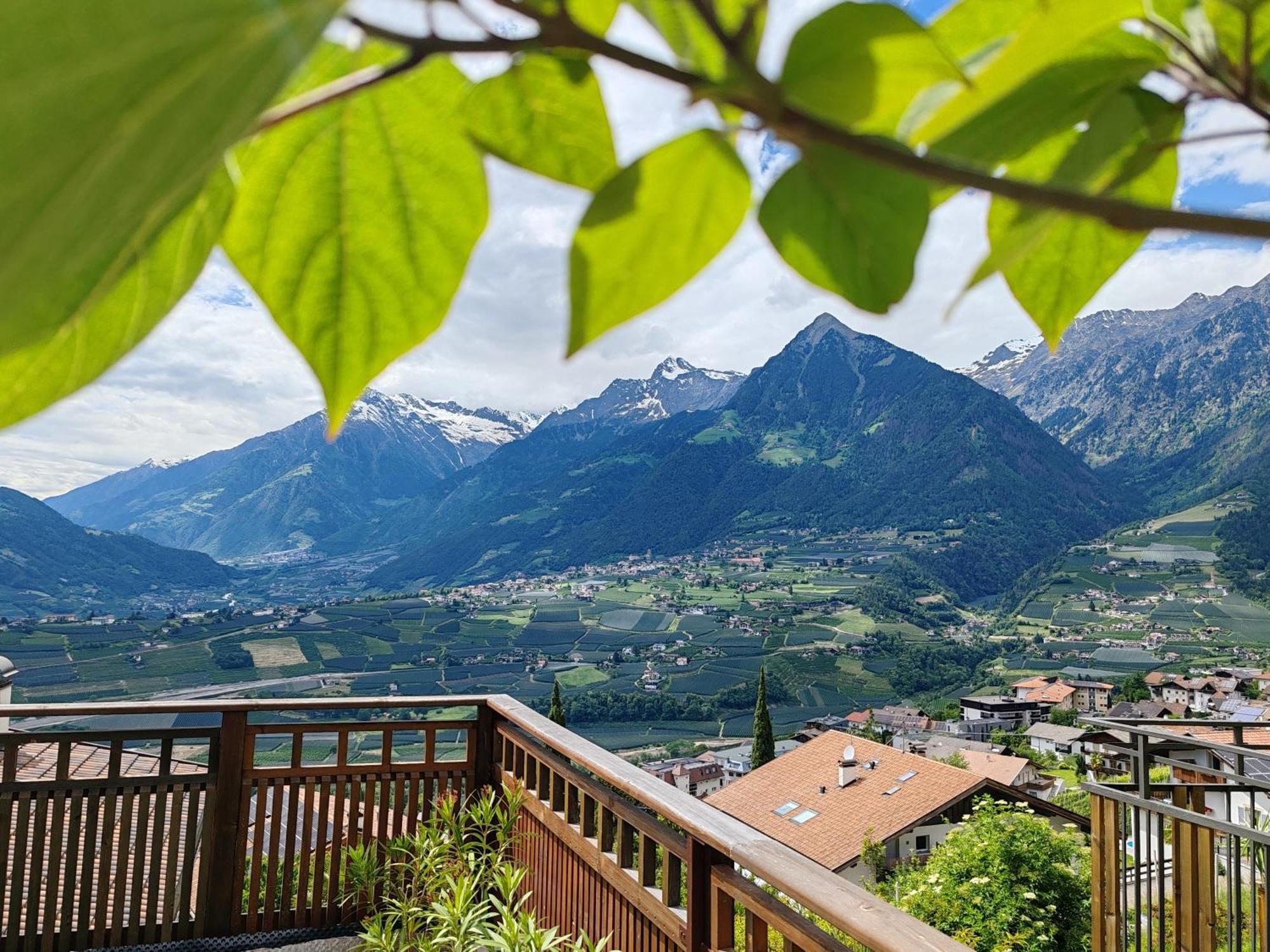 Schenna Garni Eden Bed & Breakfast Экстерьер фото