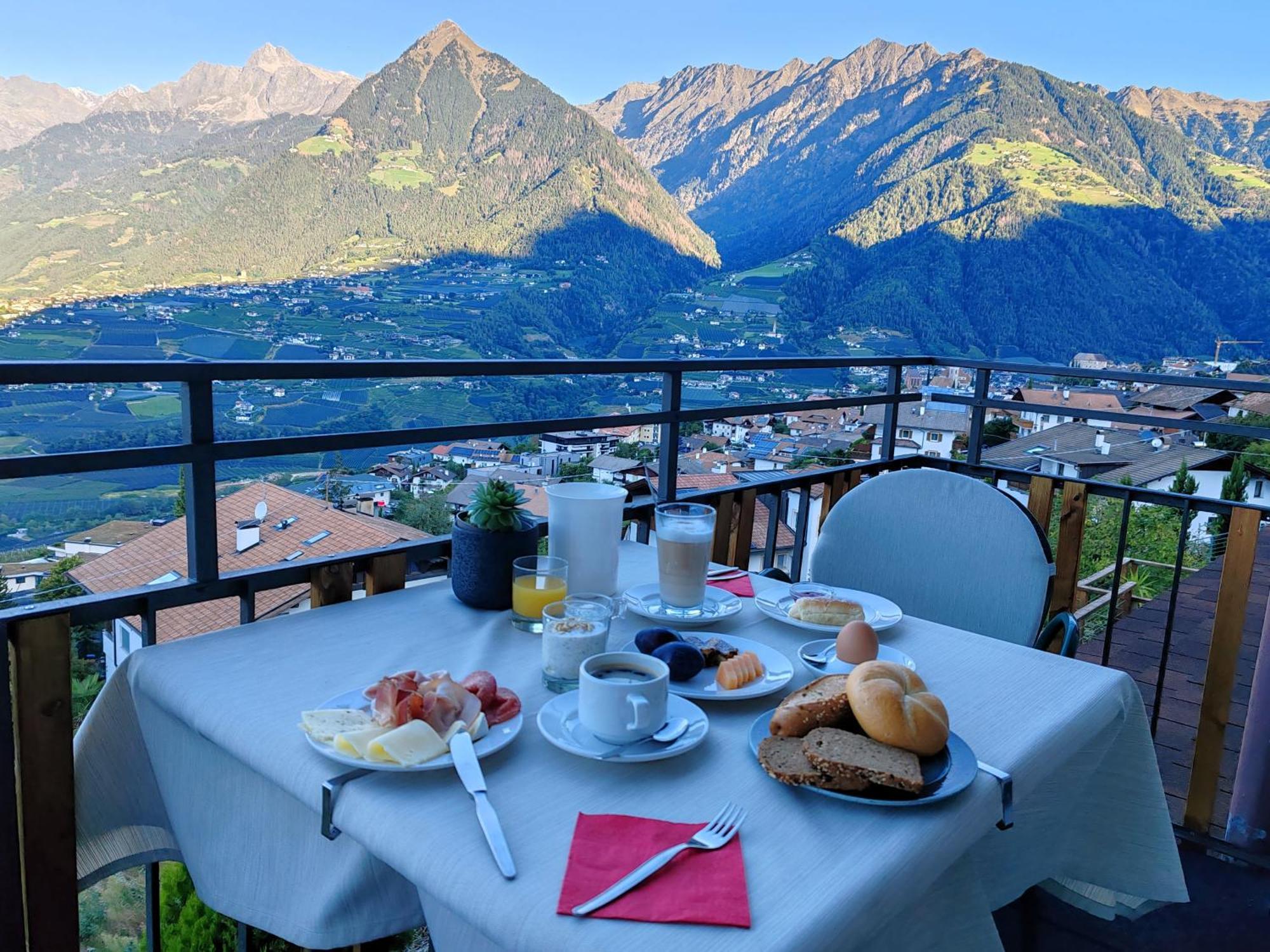 Schenna Garni Eden Bed & Breakfast Экстерьер фото